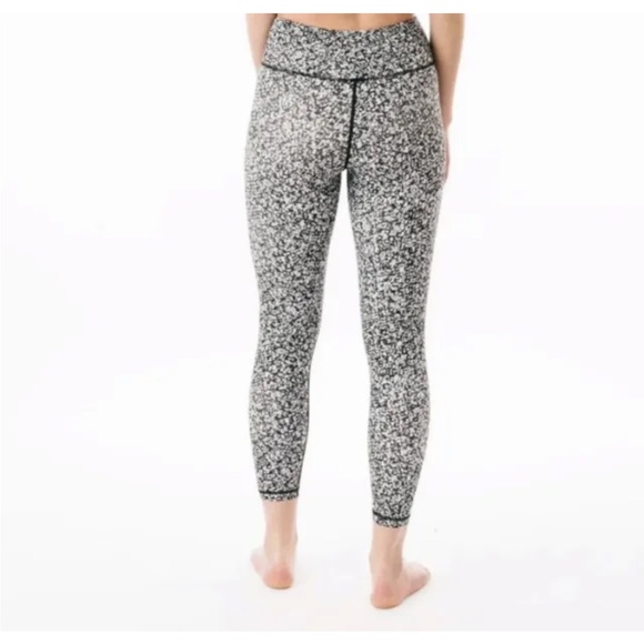 Zyia Soft’n Snug mid rise leggings - Picture 8 of 11